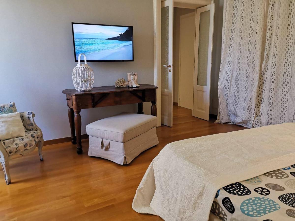 Palazzo Venezia - Luxury Holiday Rooms Monopoli Bagian luar foto