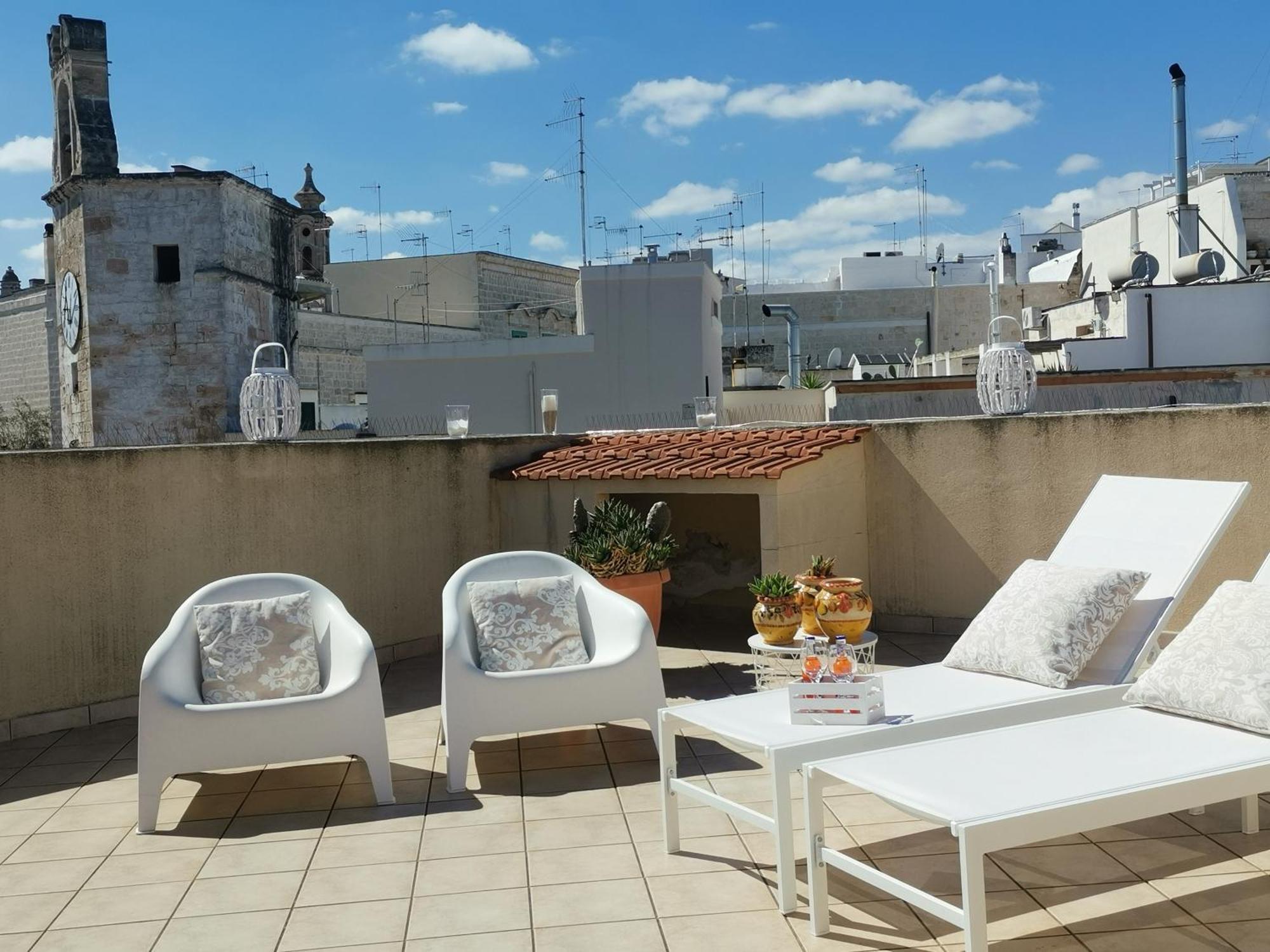 Palazzo Venezia - Luxury Holiday Rooms Monopoli Bagian luar foto